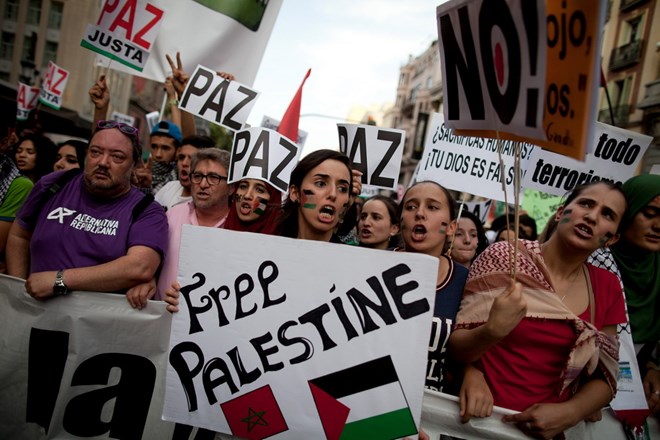 Tuần hành ủng hộ Nhà nước Palestine độc lập tại thủ đô Madrid, Tây Ban Nha ngày 17/7. (Nguồn: Getty Images)