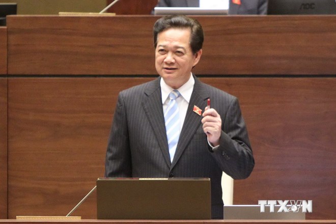Thủ tướng Nguyễn Tấn Dũng trả lời chất vấn của đại biểu Quốc hội. (Ảnh: Phương Hoa/TTXVN)