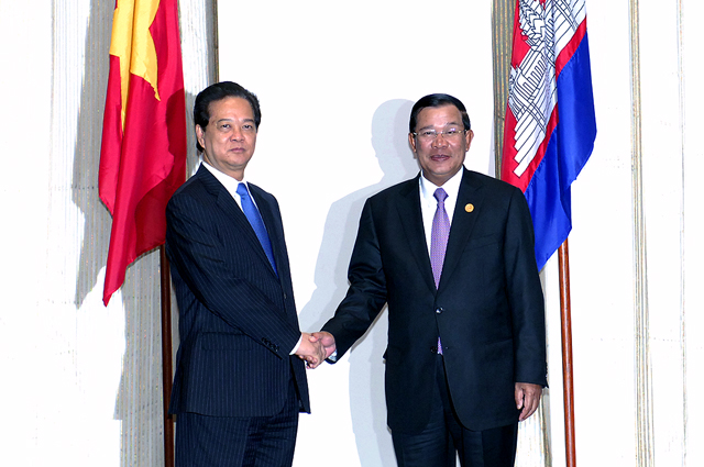 Thủ tướng Nguyễn Tấn Dũng hội kiến Thủ tướng Campuchia.