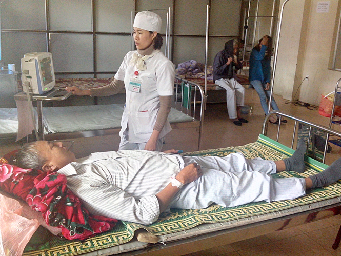 Người bệnh luôn yên tâm khi tham gia khám, chữa bệnh tại Bệnh viện đa khoa huyện Tuyên Hóa.