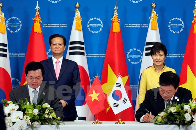 Lễ ký Biên bản thỏa thuận về kết thúc đàm phán Hiệp định VKFTA. (Nguồn: Vietnam+)