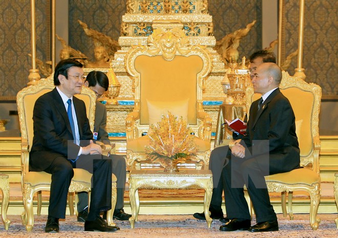 Quốc vương Norodom Sihamoni hội kiến Chủ tịch nước Trương Tấn Sang. (Ảnh: Nguyễn Khang/TTXVN)