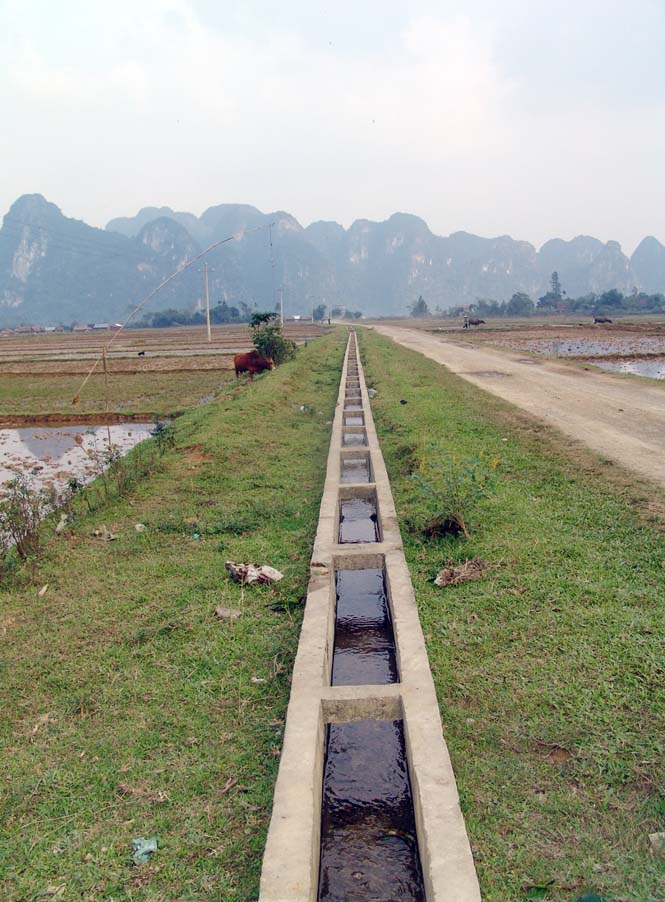 Tuyến kênh mương xã Minh Hoá, nhà nước và nhân dân cùng làm.