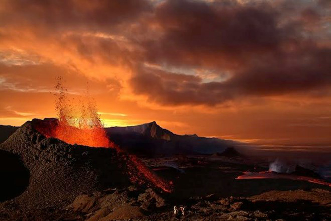  Núi lửa phun trào. (Nguồn: livescience.com)