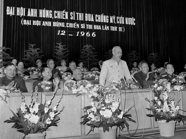 Chủ tịch Hồ Chí Minh nói chuyện tại Đại hội Anh hùng, Chiến sỹ thi đua lần thứ 4 tại Hà Nội tháng 1-1967. Ảnh tư liệu. (Nguồn: TTXVN)