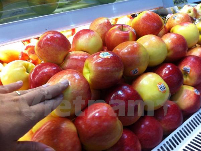 Táo Mỹ nhập khẩu vào Việt Nam không đến từ nhà sản xuất và không phải loại táo bị thu hồi ở Mỹ. (Ảnh: PV/Vietnam+)