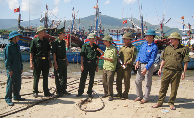 Hội viên CCB xã Cảnh Dương phối hợp tuần tra bảo vệ an ninh trật tự.