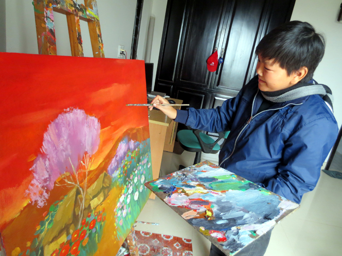  Với anh Trần Phú, hội họa thắp lửa và mang lại niềm tin cho cuộc sống