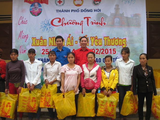 Hội CTĐ thành phố Đồng Hới tổ chức chương trình “Xuân nhân ái- Tết yêu thương” cho đồng bào dân tộc Mã Liềng xã Thanh Hóa, huyện Tuyên Hóa.