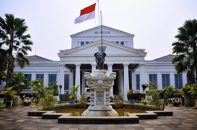 Bảo tàng quốc gia của Indonesian là bảo tàng lớn nhất Đông Nam Á. (Nguồn: panoramio.com)