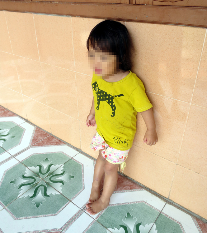 Bé gái chuẩn bị bước sang tuổi thứ 3 ở thôn Thanh Hải, Thanh Trạch (Bố Trạch) nhưng vẫn chưa có giấy khai sinh.