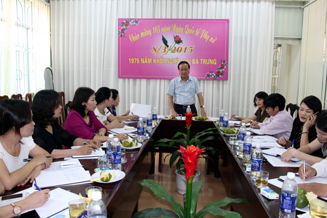Đồng chí Trần Văn Tuân, UVTVTU, Phó Chủ tịch UBND tỉnh phát biểu kết luận buổi làm việc.