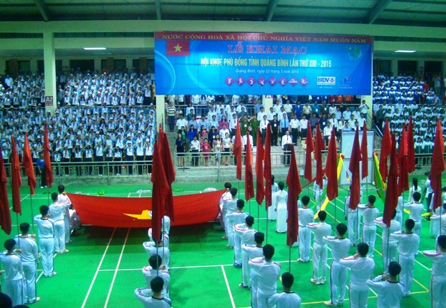 Toàn cảnh buổi lễ khai mạc Hội Khỏe Phù Đổng tỉnh Quảng Bình lần thứ XIII-2015.