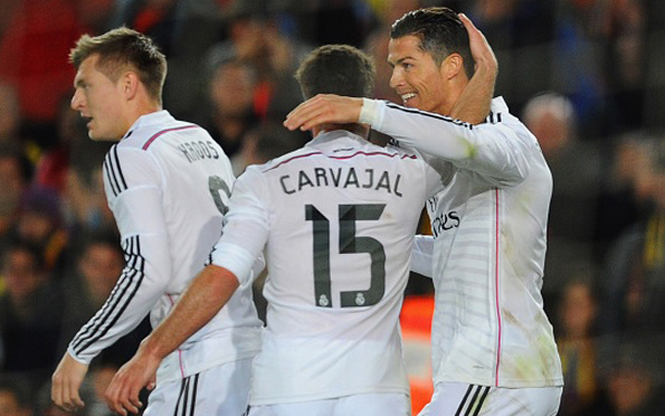 Ronaldo và đồng đội ăn mừng bàn thắng san bằng tỉ số (Ảnh: Getty Images)