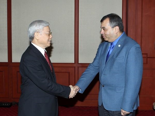 Tổng Bí thư Nguyễn Phú Trọng đón tiếp Chủ tịch Liên minh Nghị viện Thế giới Saber Chowdhury. (Ảnh: Trí Dũng/TTXVN)
