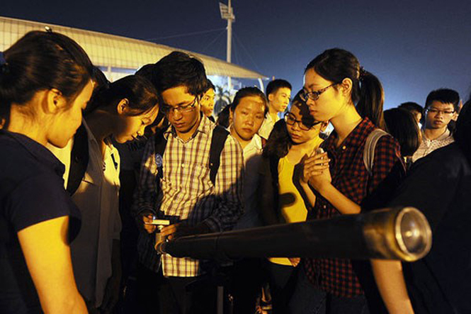 Hội thiên văn nghiệp dư Hà Nội tổ chức quan sát hiện tượng thiên văn cho các thành viên. (Nguồn: Thienvanhanoi)
