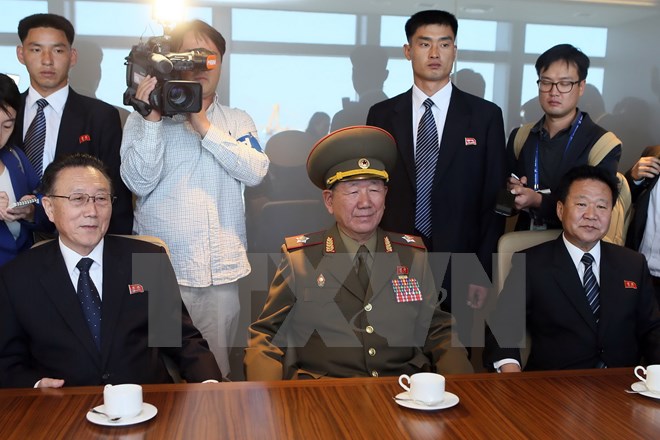 Ông Hwang Pyong-So (giữa). (Nguồn: AFP/TTXVN)