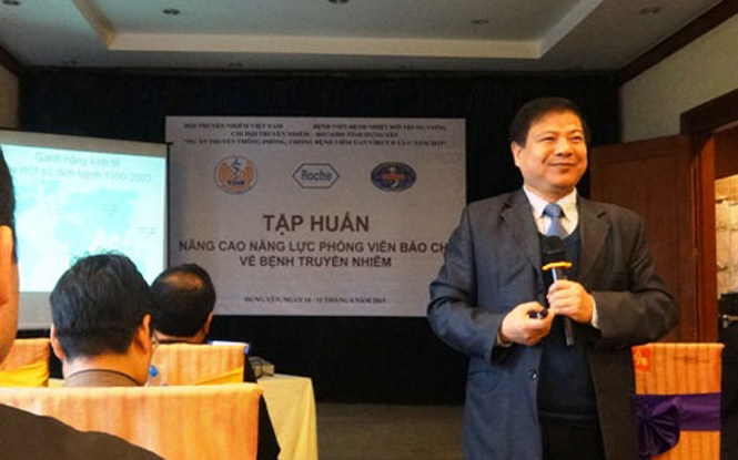 Phó Giáo sư, Tiến sỹ Nguyễn Văn Kính, Giám đốc Bệnh viện Bệnh nhiệt đới Trung ương