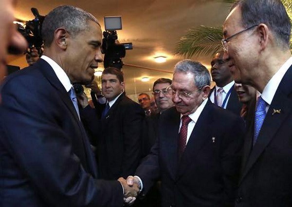 Chủ tịch Cuba Raul Castro và Tổng thống Mỹ Barack Obama. (Nguồn: time.com)