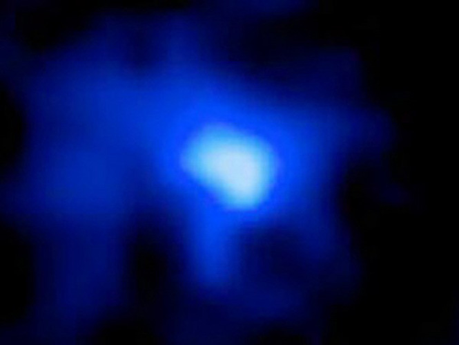 Thiên hà phát ra ánh sáng màu xanh nhạt nằm ở xa Trái Đất nhất và có thể là cổ nhất. (Nguồn: news.yale.edu)