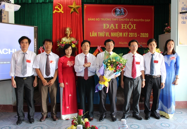 Ban chấp hành Đảng bộ Trường THPT Chuyên Võ Nguyên Giáp nhiệm kỳ 2015-2020.