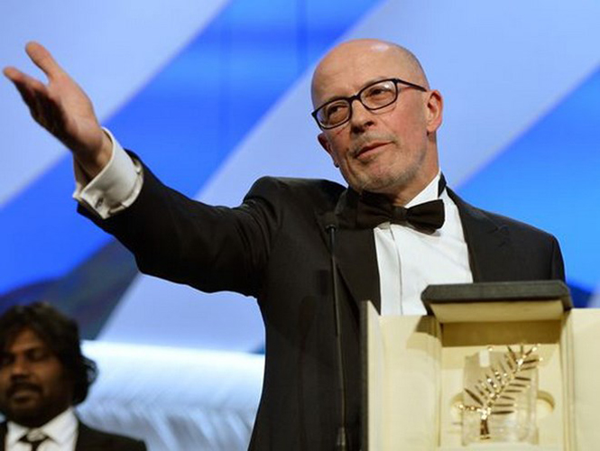 Đạo diễn Jacques Audiard trên bục nhận giải thưởng. (Nguồn: Getty Images)