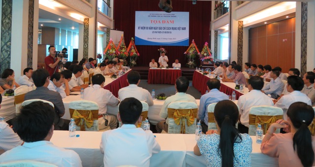 Toàn cảnh buổi tọa đàm kỷ niệm 90 năm Ngày Báo chí Cách mạng Việt Nam (21-6-1925 - 21-6-2015) .