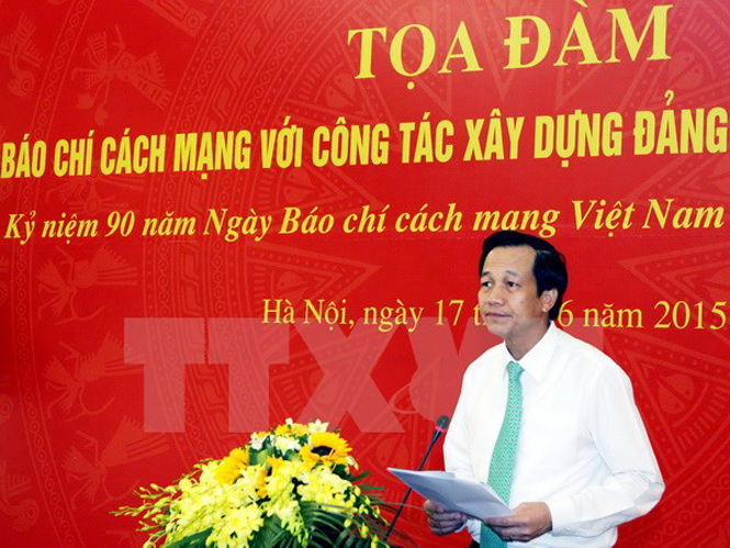 Bí thư Đảng ủy Khối các Cơ quan Trung ương Đào Ngọc Dung phát biểu tại buổi tọa đàm. (Ảnh: Nguyễn Dân/TTXVN)