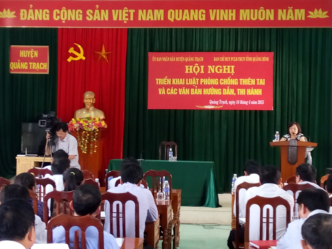 Một buổi phổ biến Luật Phòng, chống thiên tai được tổ chức tại huyện Quảng Trạch.