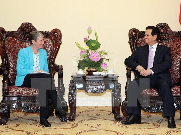 Thủ tướng Nguyễn Tấn Dũng tiếp Bộ trưởng Bộ Nội vụ Hoa Kỳ Sally Jewell. (Ảnh: Đức Tám/TTXVN)