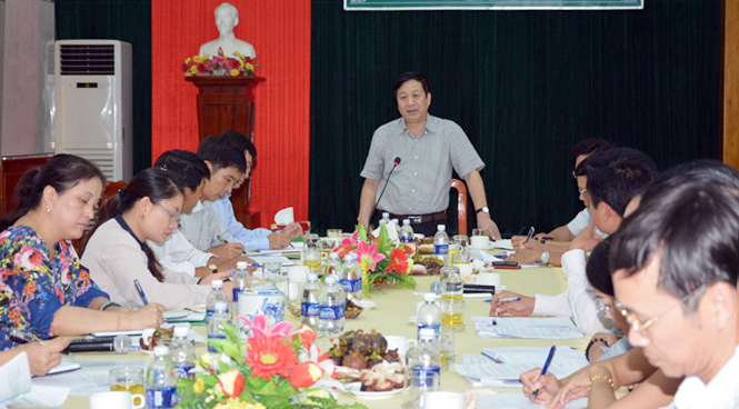Đồng chí Nguyễn Xuân Quang, UVTV Tỉnh uỷ, Phó Chủ tịch Thường trực UBND tỉnh, Trưởng ban đại diện HĐQT NHCSXH tỉnh phát biểu kết luận tại phiên họp.