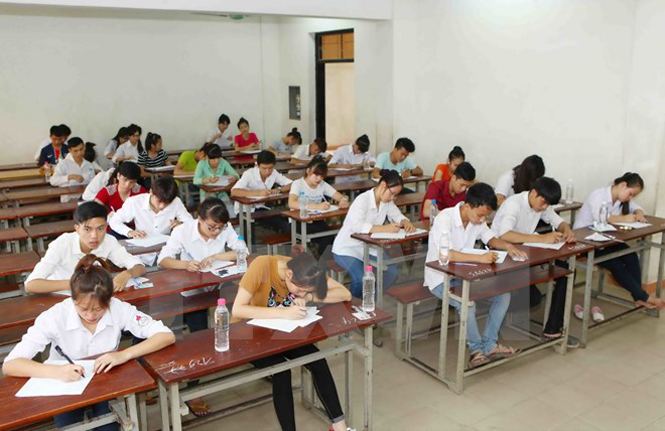 Thí sinh thi môn Lịch sử tại Cụm thi số 5 Trường Đại học Công nghiệp Hà Nội. (Ảnh: Quý Trung/TTXVN)