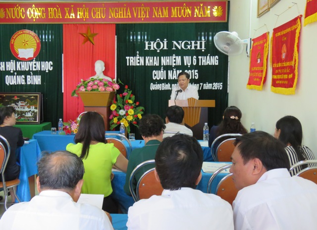 Đồng chí Nguyễn Tiến Hoàng, TUV, Phó Chủ tịch UBND tỉnh phát biểu tại hội nghị.