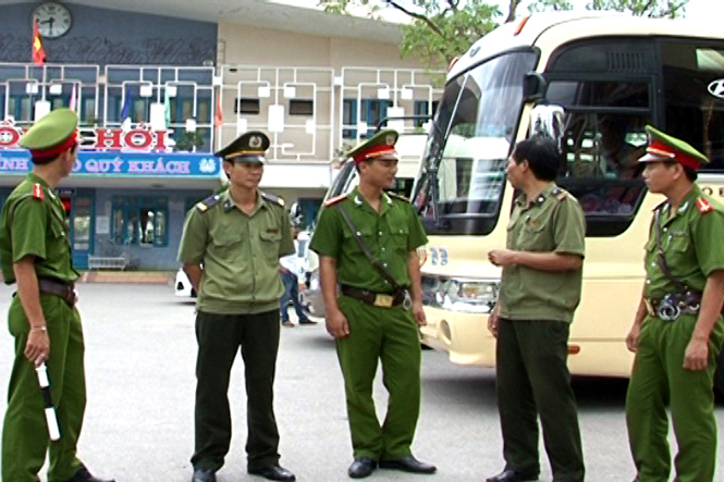 Lực lượng CSKV Công an phường Nam Lý phối hợp bảo đảm ANTT tại Ga Đồng Hới.