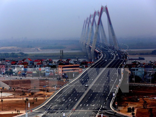 Cầu Nhật Tân - một trong những dự án trọng điểm quốc gia, được đầu tư bằng nguồn vốn vay ODA của Nhật Bản và vốn đối ứng trong nước. (Ảnh: Huy Hùng/TTXVN)