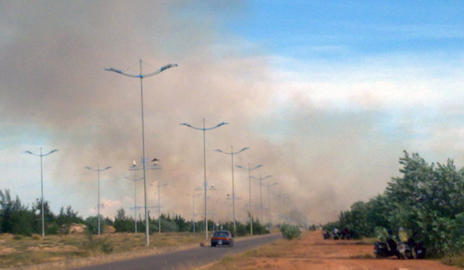 Cháy rừng làm khói bụi bay trùm cả một đoạn đường Đại tướng Võ Nguyên Giáp