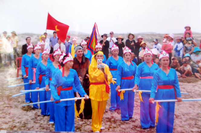 Lễ hội cầu ngư là nét văn hóa đặc sắc của người dân vùng biển.