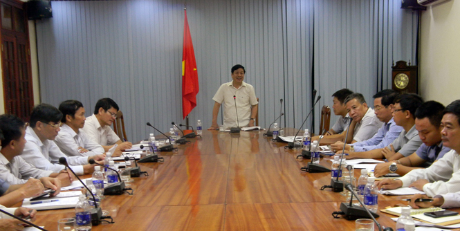 Đồng chí Nguyễn Xuân Quang, Uỷ viên Thường vụ Tỉnh uỷ, Phó Chủ tịch Thường trực UBND tỉnh phát biểu chỉ đạo tại buổi làm việc.       