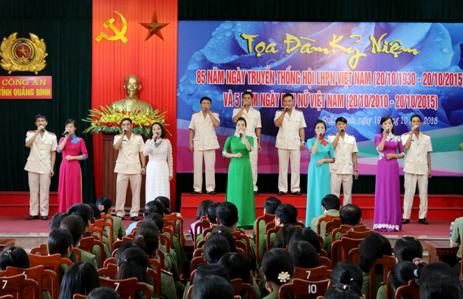Công an tỉnh tọa đàm kỷ niệm 85 năm ngày thành lập Hội LHPN Việt Nam.
