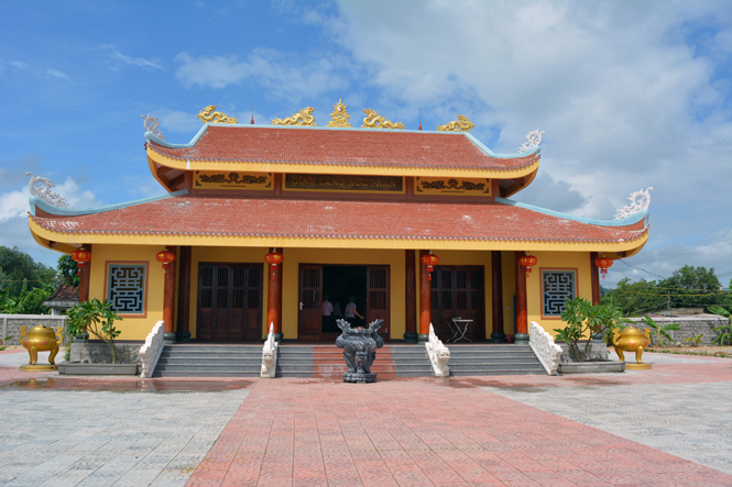 Đình Làng Hữu Phan (thôn Quyết Tiến, xã Hàm Ninh), một trong những công trình huy động từ sức dân rất lớn.
