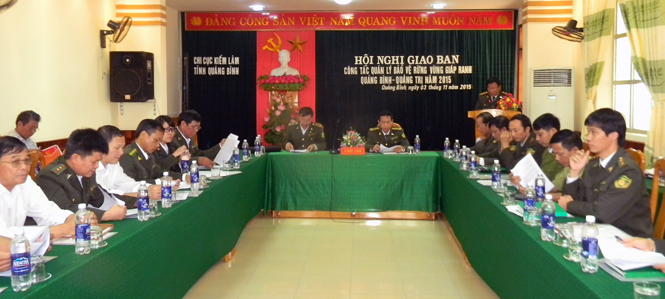 Quang cảnh Hội nghị giao ban công tác quản lý, bảo vệ rừng vùng giáp ranh giữa hai tỉnh Quảng Bình và Quảng Trị năm 2015.    