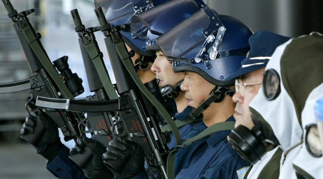 Lực lượng cảnh sát chống khủng bố của Nhật Bản. (Nguồn: Reuters)