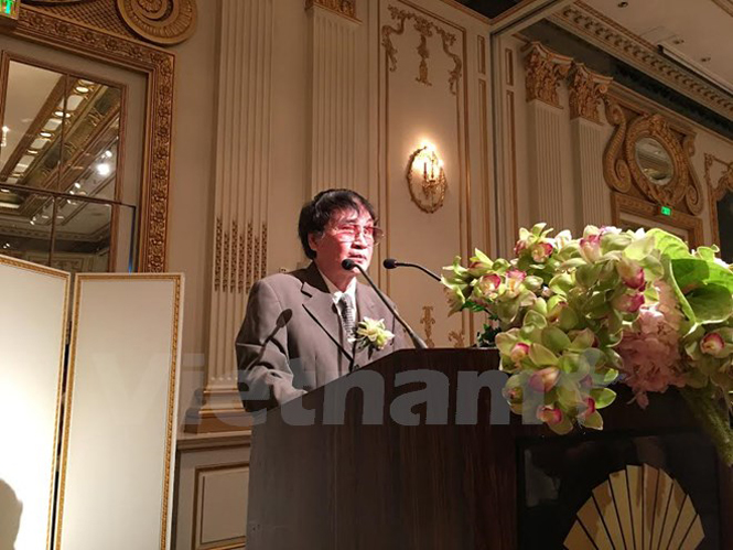 Nhà văn Trần Mai Hạnh phát biểu tại lễ trao giải. (Ảnh: PV/Vietnam+)
