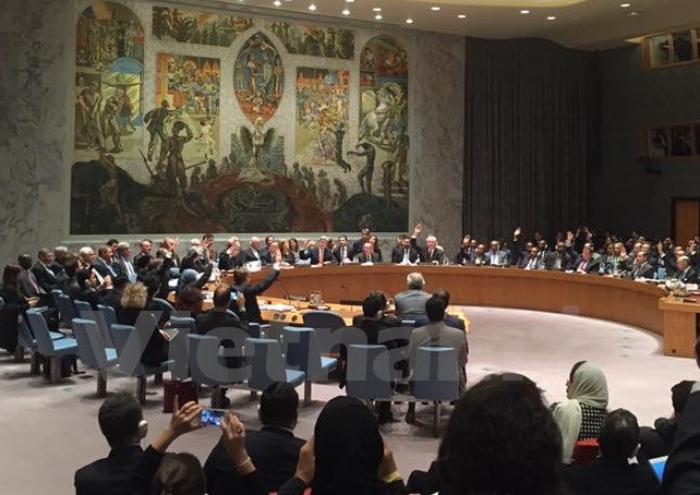 Cuộc họp của Hội đồng Bảo an Liên hợp quốc về nghị quyết khôi phục hòa bình cho Syria. (Ảnh: Minh Nga/TTXVN)