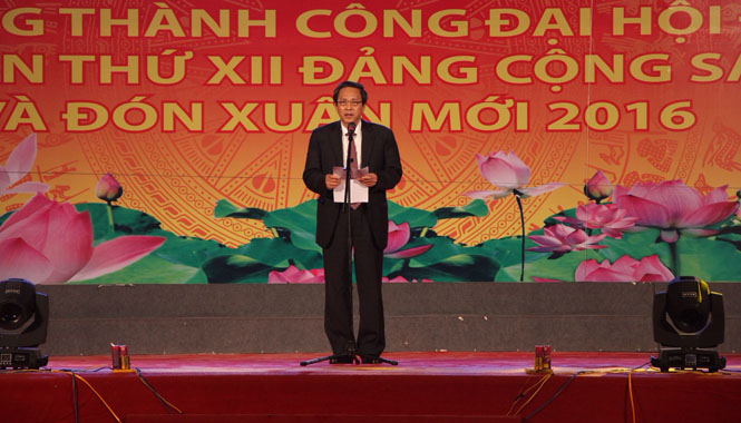 Đồng chí Hoàng Đăng Quang phát biểu chúc mừng tại chương trình nghệ thuật “Sáng mãi niềm tin”