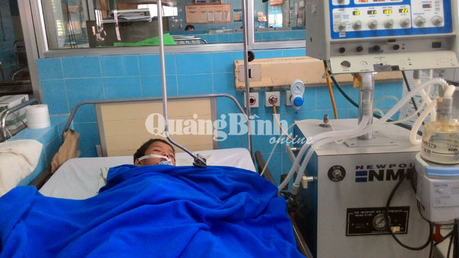 Em Thái Văn Linh đang được chăm sóc đặc biệt tại Bệnh viện hữu nghị Việt Nam-Cu Ba Đồng Hới.