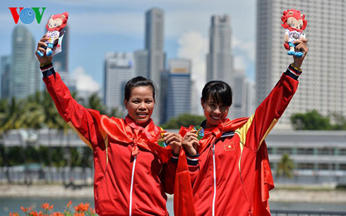 Phạm Thị Huệ (trái) từng giành HCV tại SEA Games 28. (Ảnh: Trọng Phú)