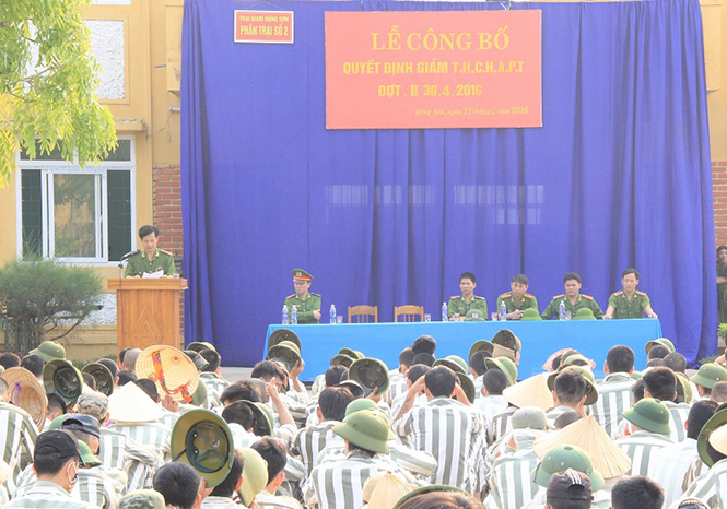 Lễ công bố quyết định giảm án cho 309 phạm nhân tại Trại giam Đồng Sơn