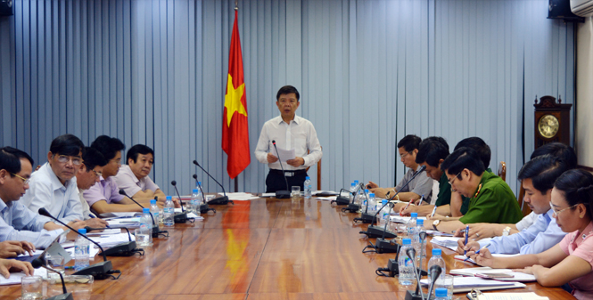 Đồng chí Nguyễn Hữu Hoài, Phó Bí thư Tỉnh ủy, Chủ tịch UBND tỉnh kết luận tại buổi làm việc.