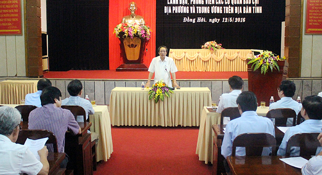 Đồng chí Hoàng Đăng Quang, Ủy viên Trung ương Đảng, Bí thư Tỉnh ủy, Chủ tịch HĐND tỉnh, Trưởng đoàn đại biểu Quốc hội tỉnh, phát biểu tại buổi gặp mặt.